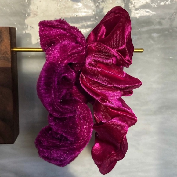 Scrunchie Bundle! Mystery Box- Includes 2-4 Pieces- NEW - Picture 16 of 16